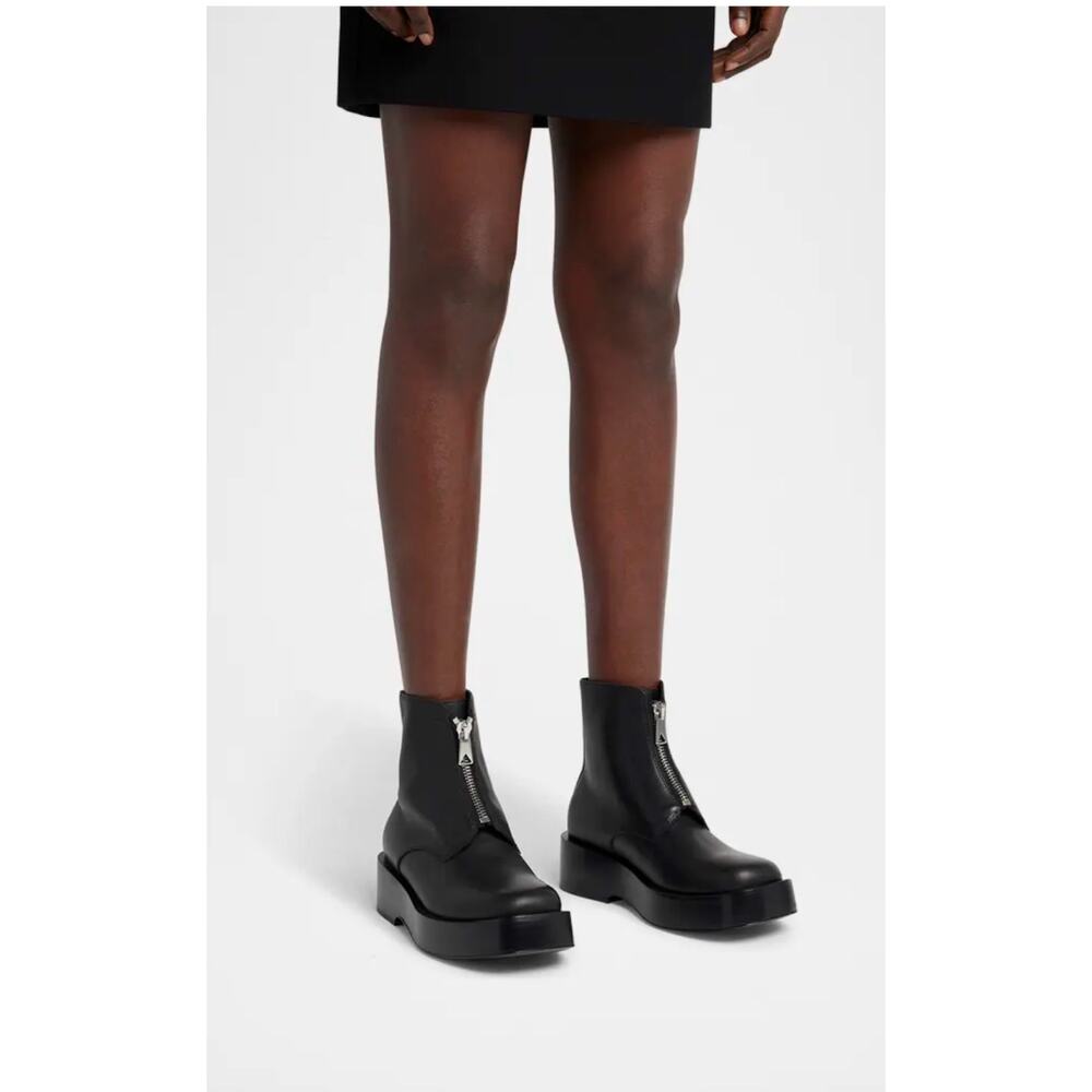 Bottega Veneta Torino Front Zipped Daisy Calf Ankle Boot in Black 37